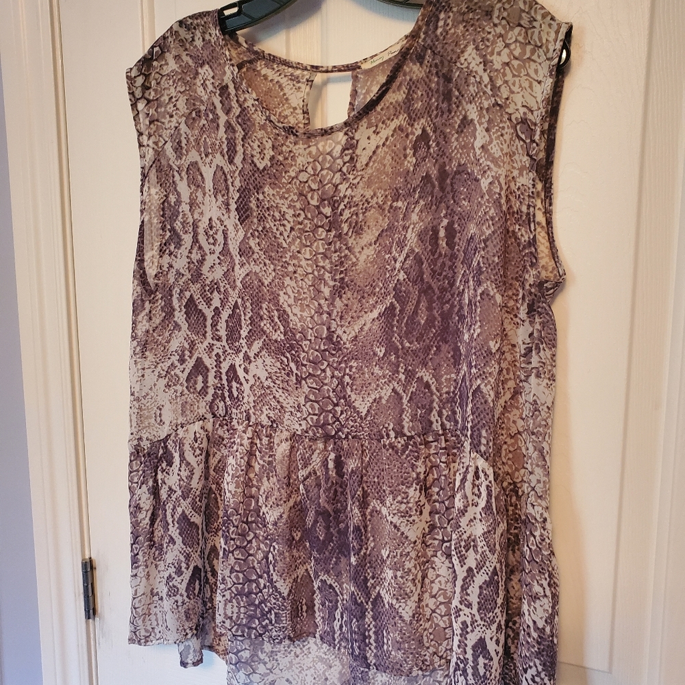 🌴 **SALE**BOGO** 🔸Flawed Gem🔸 Sheer top